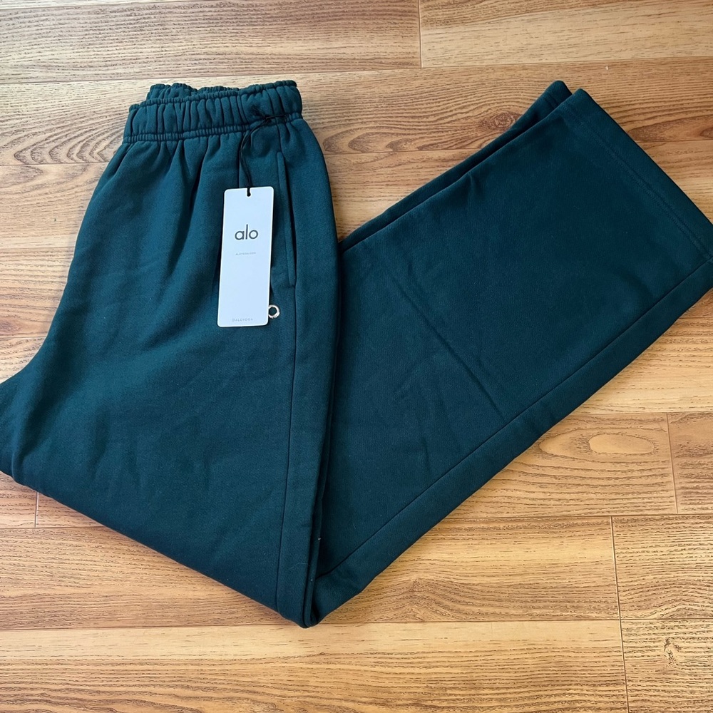 ALO Accolade Straight Leg Sweatpant